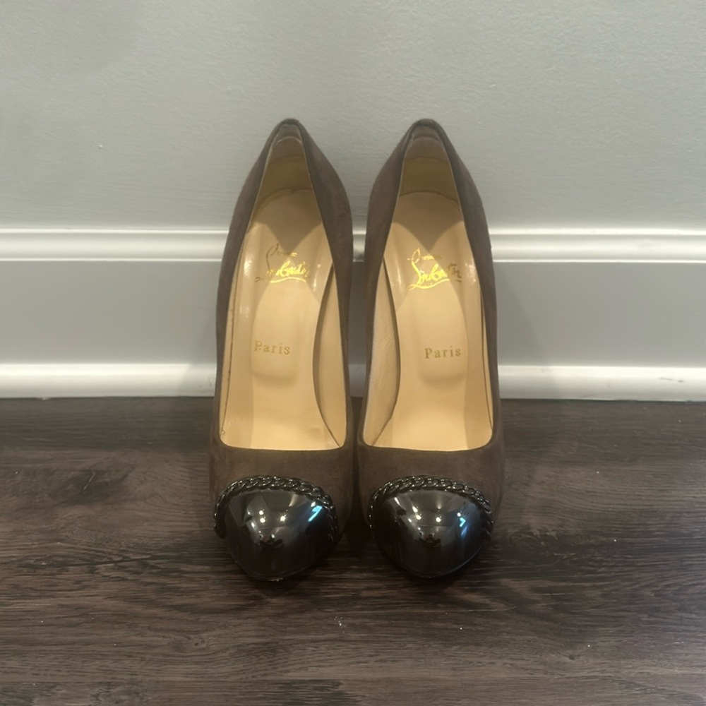 Christian Louboutin Metalipp 120 with chain detail